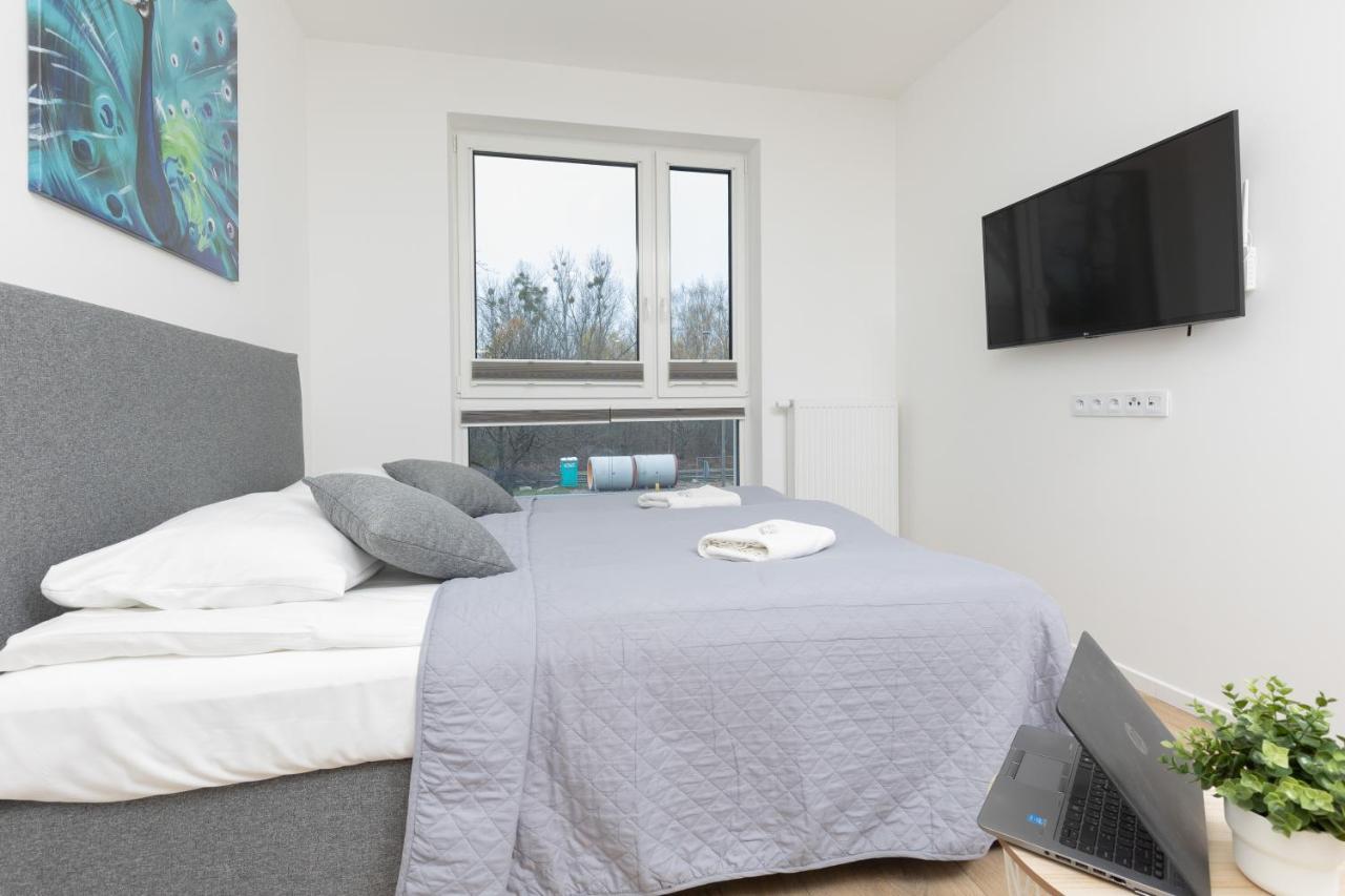 Metro Bielany Apartments With Parking By Noclegi Renters 华沙 外观 照片
