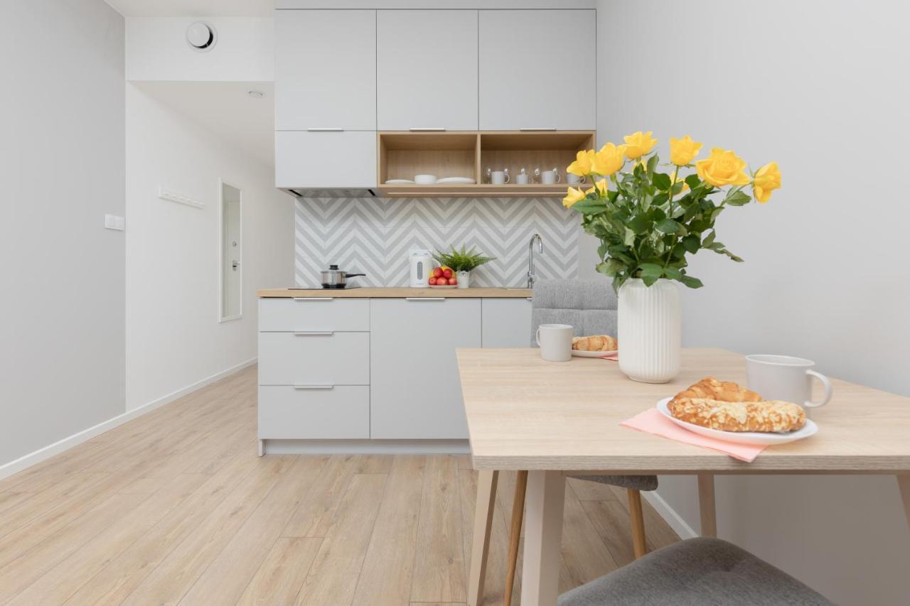Metro Bielany Apartments With Parking By Noclegi Renters 华沙 外观 照片