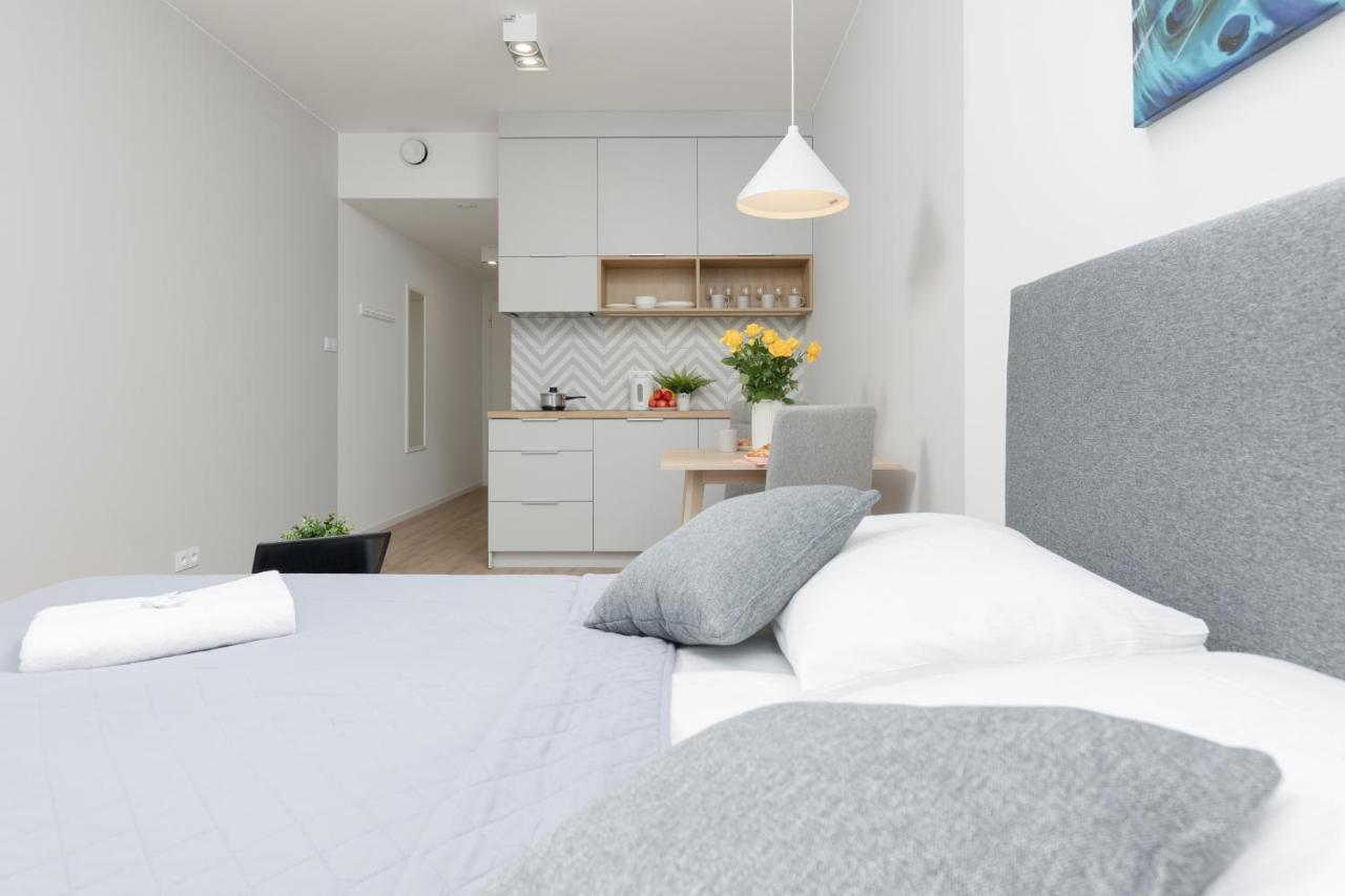 Metro Bielany Apartments With Parking By Noclegi Renters 华沙 外观 照片
