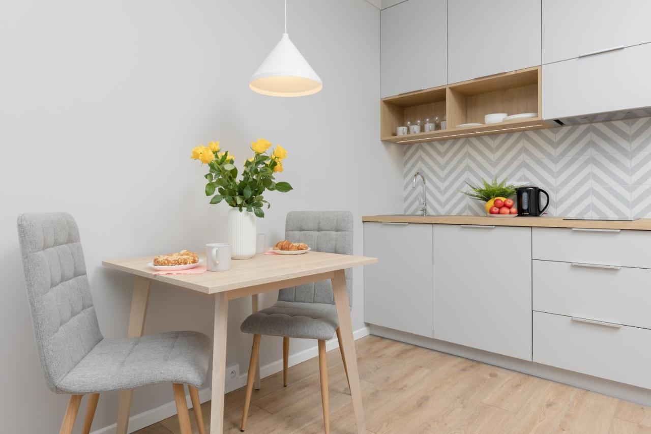 Metro Bielany Apartments With Parking By Noclegi Renters 华沙 外观 照片